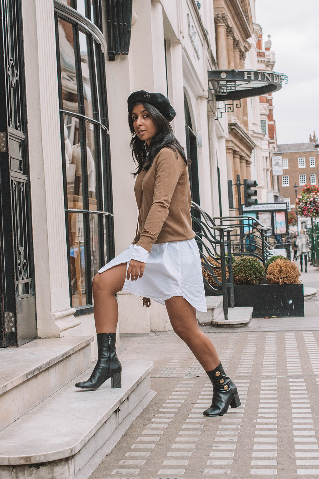 This Is How You Can Wear Your White Shirt Dress In The Autumn - The ...