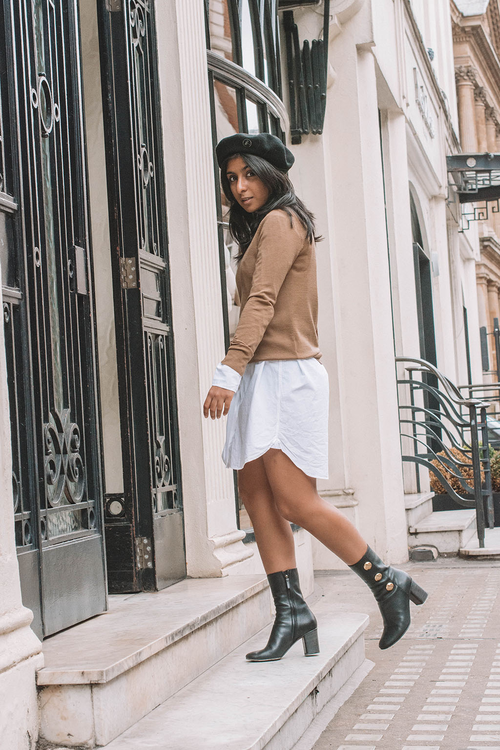 This Is How You Can Wear Your White Shirt Dress In The Autumn - The Silk  Sneaker
